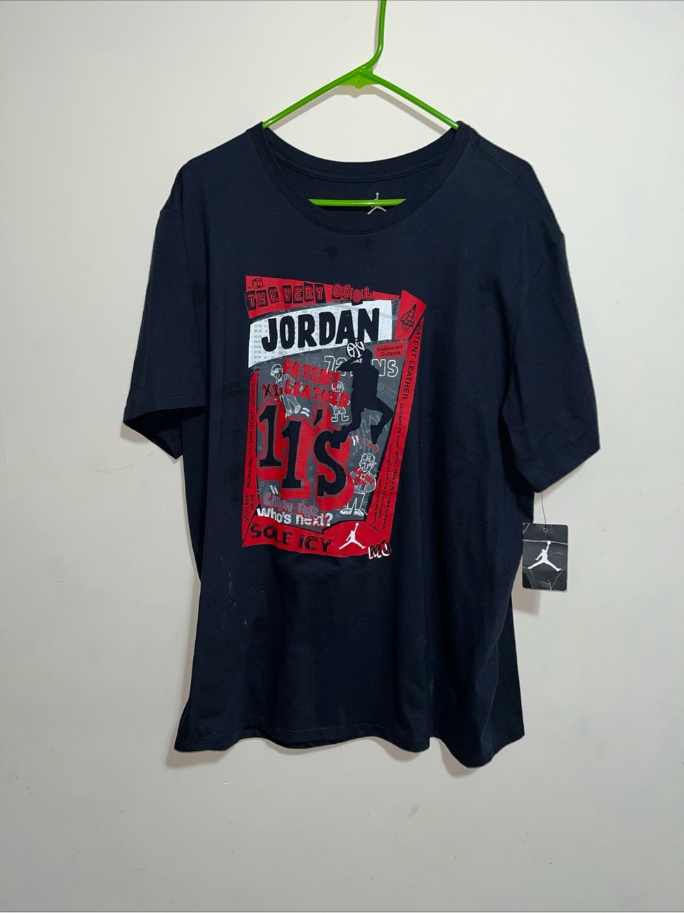 Jordan Men's Navy Short-Sleeve Graphic Tee with Red Accents